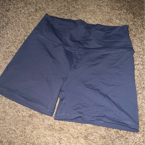 🍑ECHT brand Scrunch Butt Shorts🍑 - Picture 2 of 9